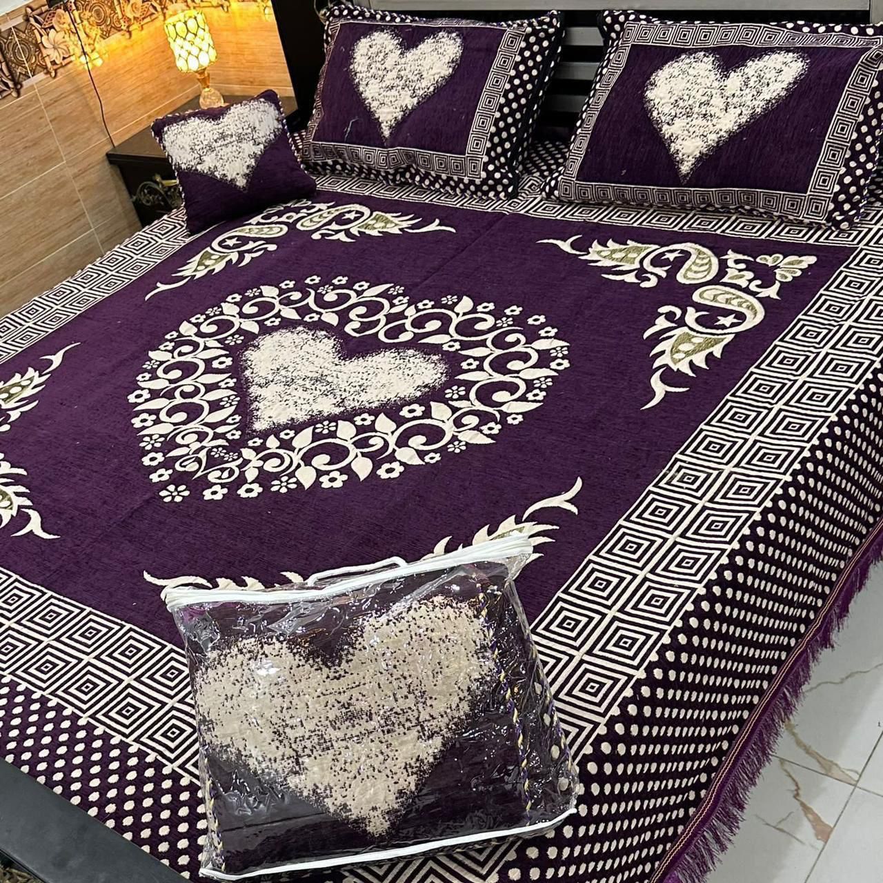 4PC Velvet Jacquard Bedsheet – King Size -purple