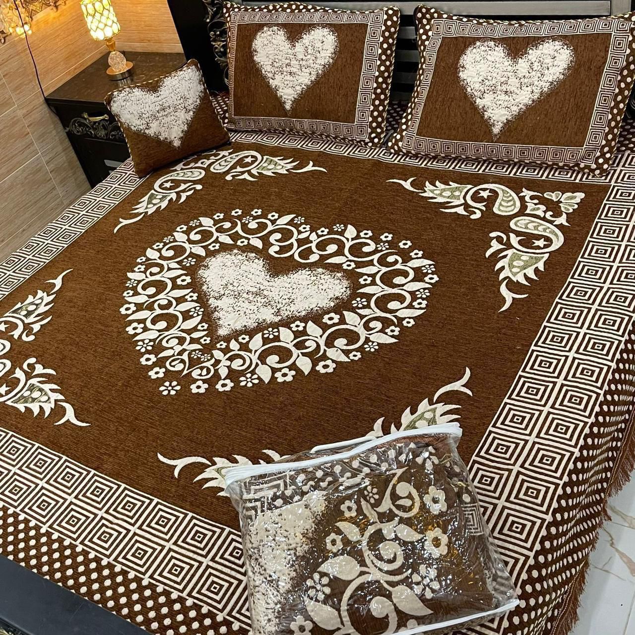 4PC Velvet Jacquard Bedsheet – King Size -copper